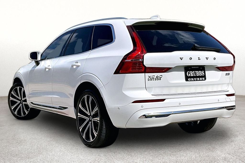 2023 Volvo XC60 B5 Ultimate Bright Theme