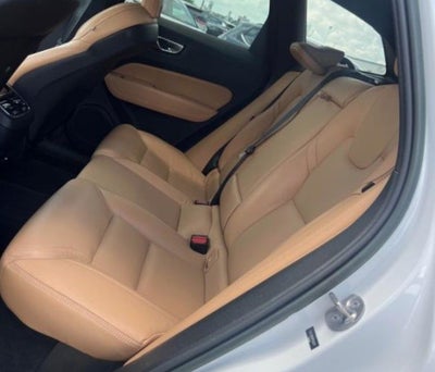 2023 Volvo XC60 B5 Ultimate Bright Theme