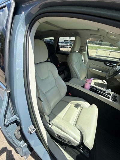 2023 Volvo XC60 B5 Ultimate Bright Theme