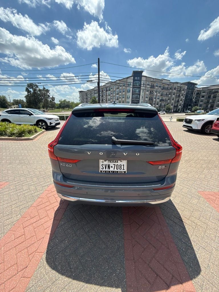 2023 Volvo XC60 B5 Ultimate Bright Theme