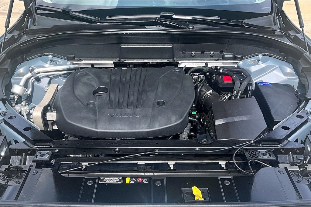 2023 Volvo XC60 B5 Ultimate Bright Theme
