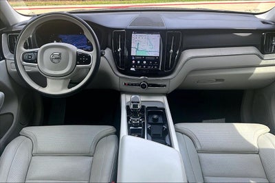 2023 Volvo XC60 B5 Ultimate Bright Theme