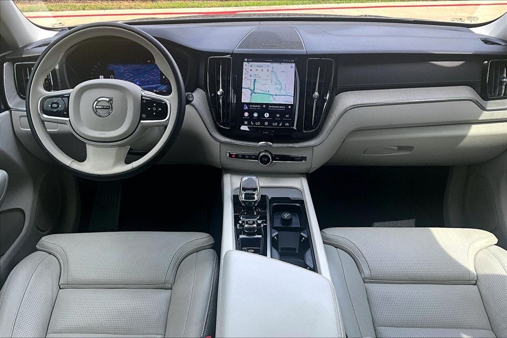 2023 Volvo XC60 B5 Ultimate Bright Theme