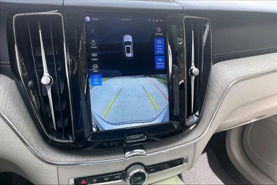 2023 Volvo XC60 B5 Ultimate Bright Theme