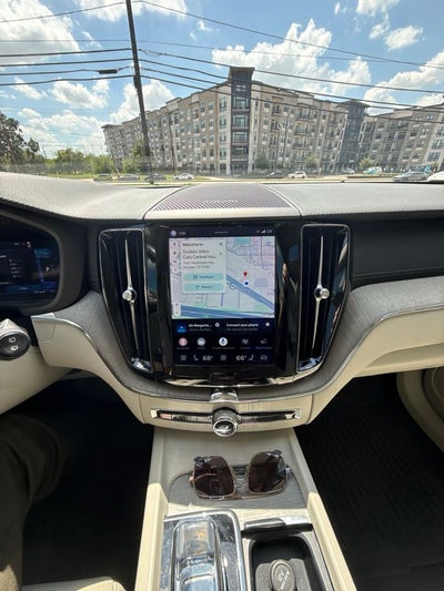 2023 Volvo XC60 B5 Ultimate Bright Theme