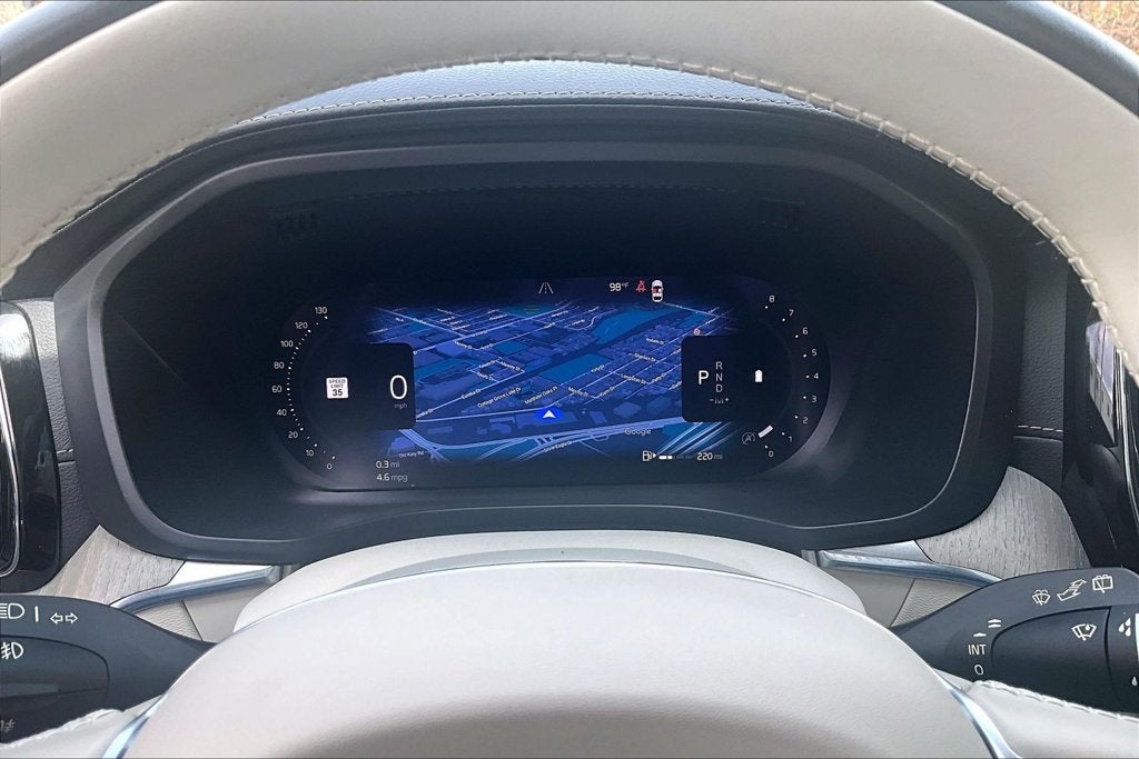 2023 Volvo XC60 B5 Ultimate Bright Theme