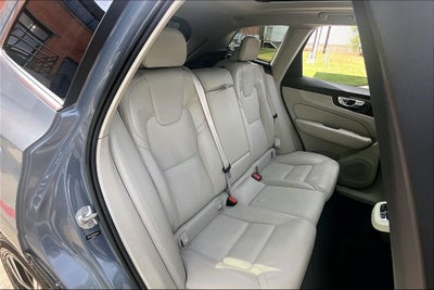 2023 Volvo XC60 B5 Ultimate Bright Theme