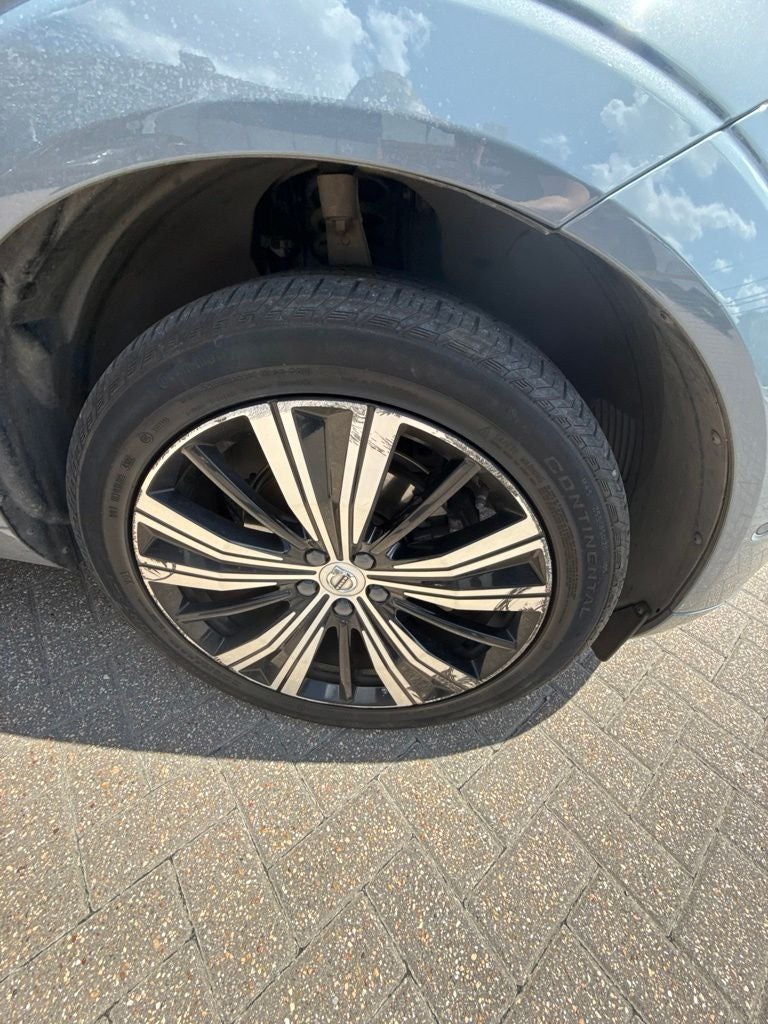 2023 Volvo XC60 B5 Ultimate Bright Theme