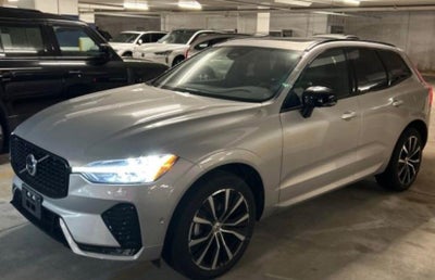 2024 Volvo XC60 B5 Plus Dark Theme