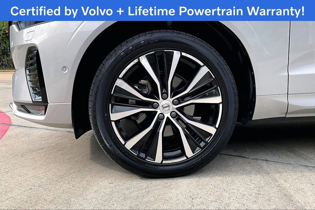 2024 Volvo XC60 B5 Plus Dark Theme