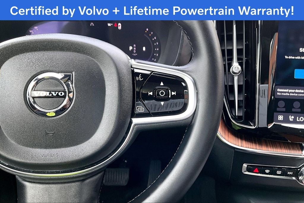 2024 Volvo XC60 B5 Plus Dark Theme