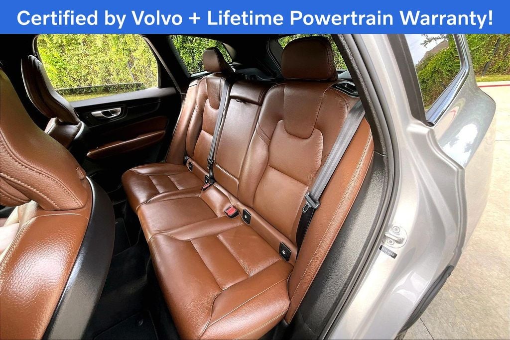 2024 Volvo XC60 B5 Plus Dark Theme