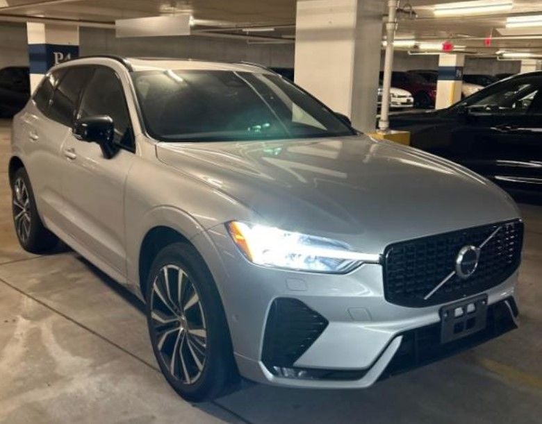 2024 Volvo XC60 B5 Plus Dark Theme