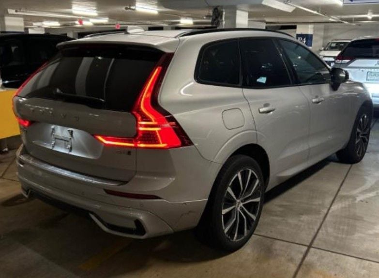 2024 Volvo XC60 B5 Plus Dark Theme