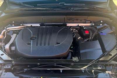 2024 Volvo XC60 B5 Plus Dark Theme