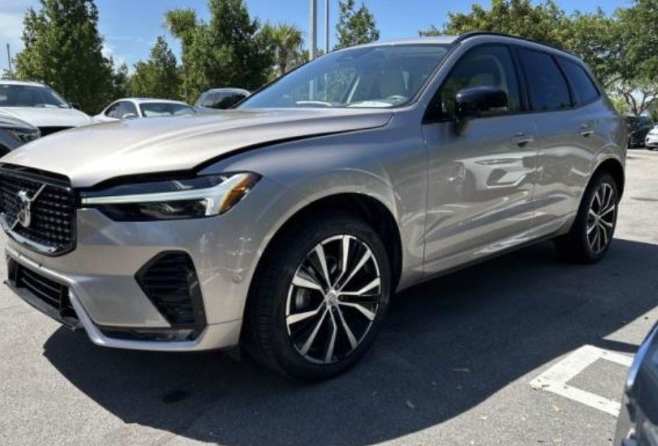 2024 Volvo XC60 B5 Plus Dark Theme