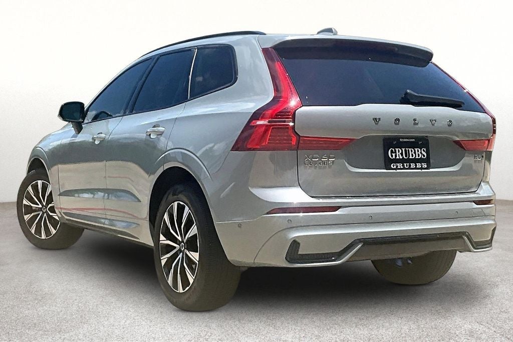 2024 Volvo XC60 B5 Plus Dark Theme