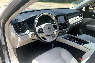 2024 Volvo XC60 B5 Plus Dark Theme