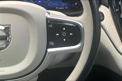 2024 Volvo XC60 B5 Plus Dark Theme