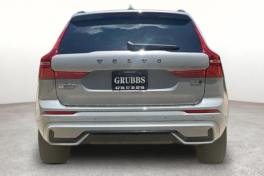 2024 Volvo XC60 B5 Plus Dark Theme