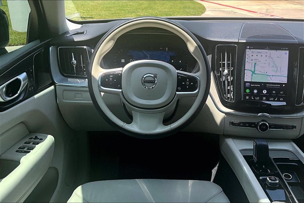 2024 Volvo XC60 B5 Plus Dark Theme