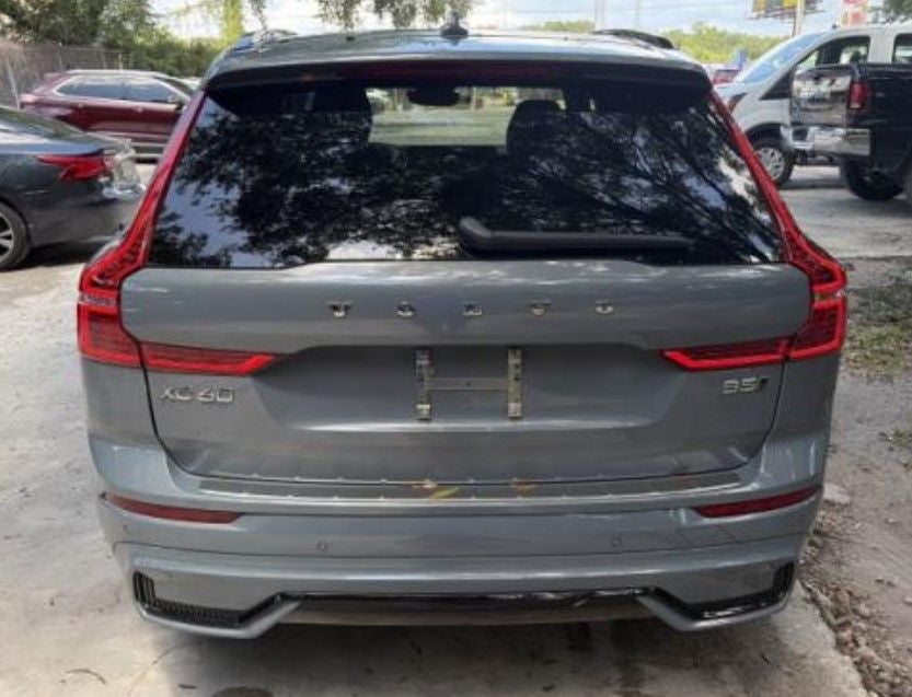 2024 Volvo XC60 B5 Plus Dark Theme