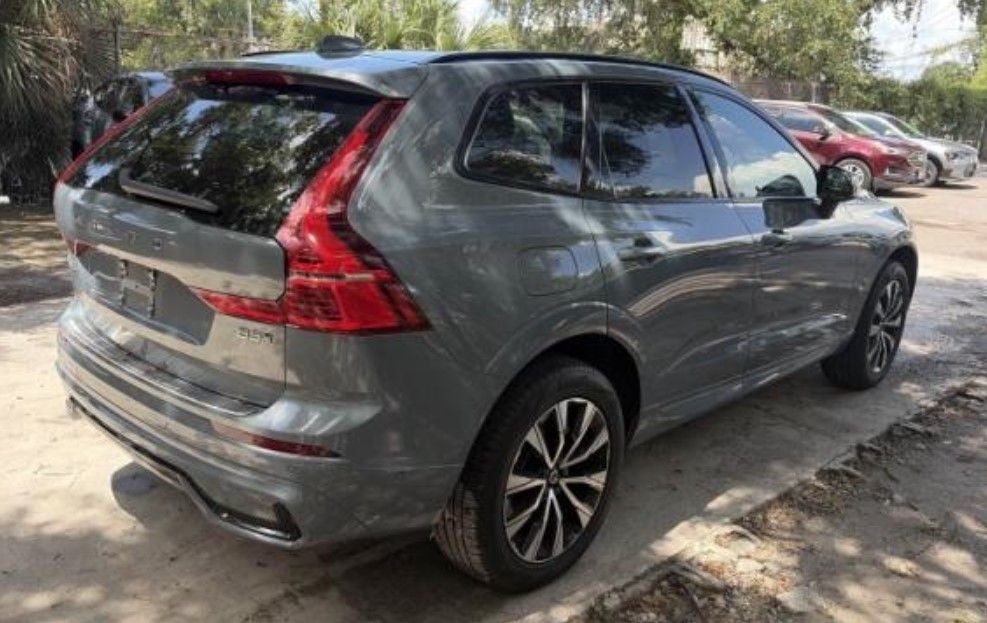 2024 Volvo XC60 B5 Plus Dark Theme