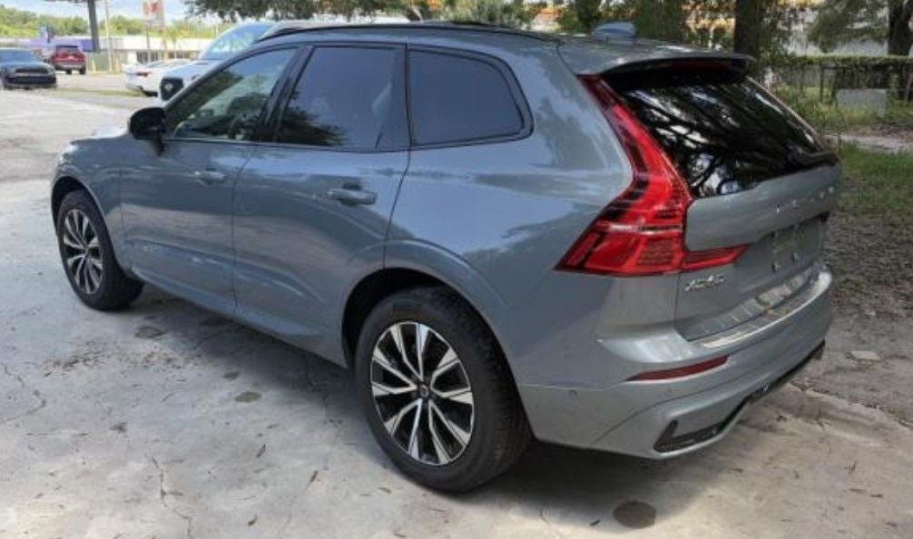 2024 Volvo XC60 B5 Plus Dark Theme