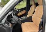 2024 Volvo XC60 B5 Ultimate Dark Theme