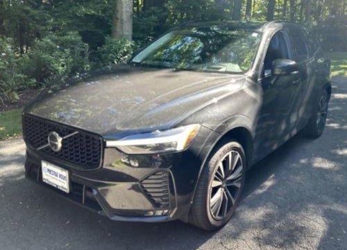 2024 Volvo XC60 B5 Ultimate Dark Theme
