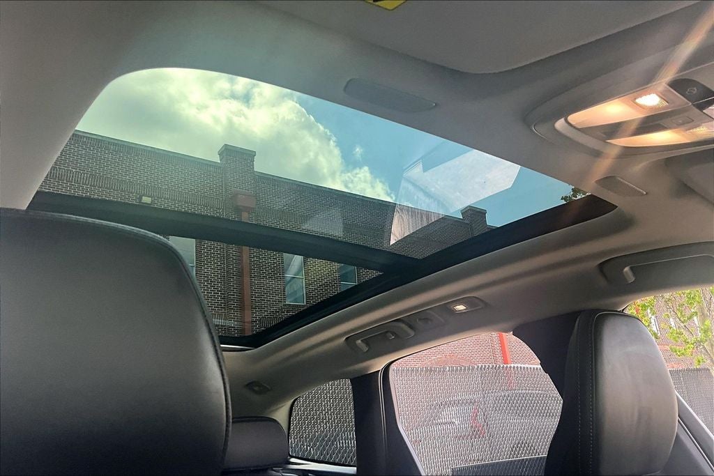 2024 Volvo XC60 B5 Ultimate Dark Theme