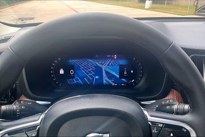 2024 Volvo XC60 B5 Ultimate Dark Theme