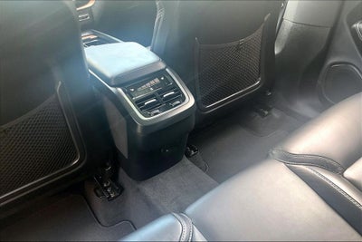 2024 Volvo XC60 B5 Ultimate Dark Theme