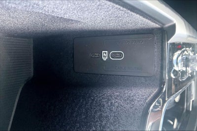 2024 Volvo XC60 B5 Ultimate Dark Theme