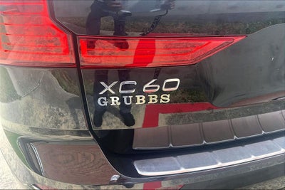 2024 Volvo XC60 B5 Ultimate Dark Theme