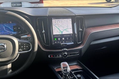 2024 Volvo XC60 B5 Ultimate Dark Theme