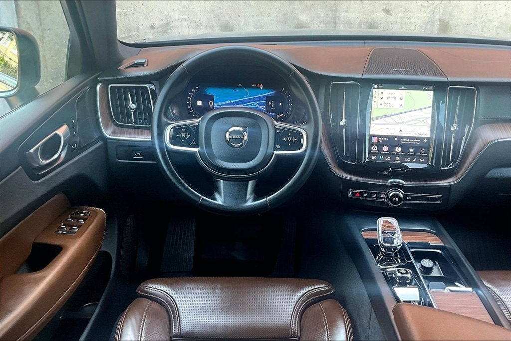 2024 Volvo XC60 B5 Ultimate Dark Theme