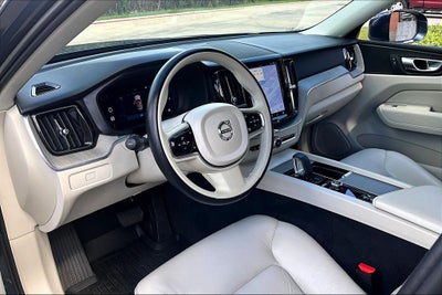 2023 Volvo XC60 B5 Plus Bright Theme