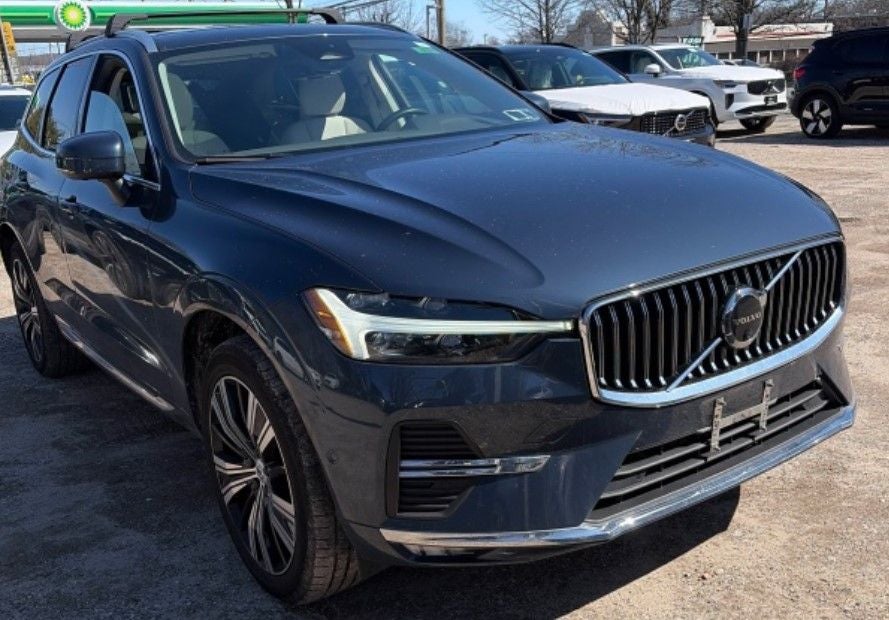 2023 Volvo XC60 B5 Plus Bright Theme