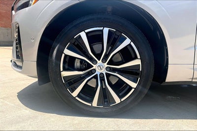 2023 Volvo XC60 B5 Plus Dark Theme