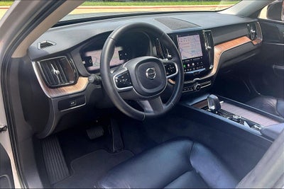 2023 Volvo XC60 B5 Plus Dark Theme