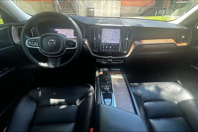 2023 Volvo XC60 B5 Plus Dark Theme