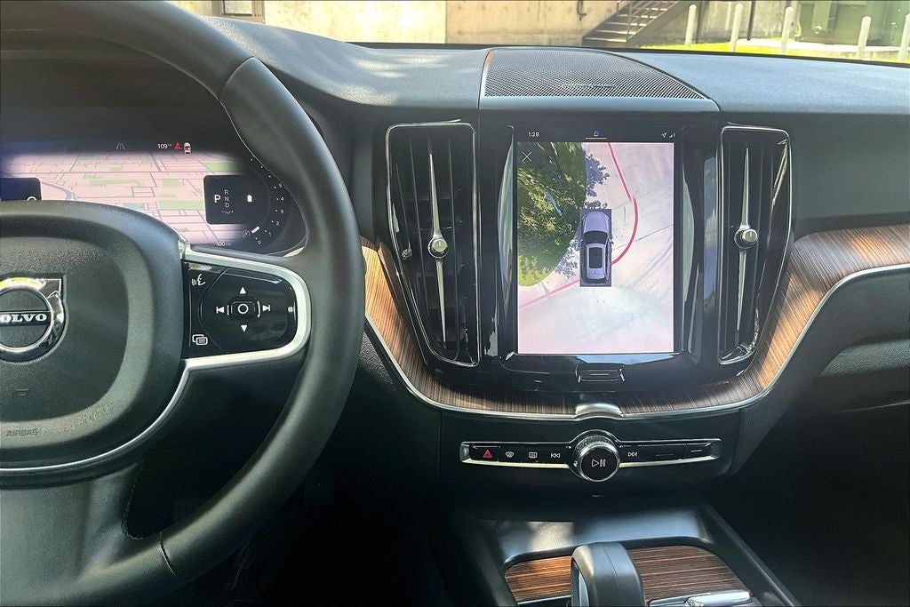 2023 Volvo XC60 B5 Plus Dark Theme