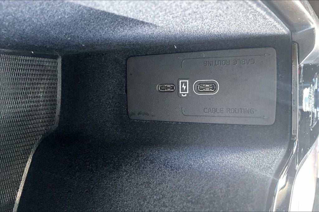 2023 Volvo XC60 B5 Plus Dark Theme