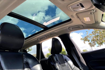 2023 Volvo XC60 B5 Ultimate Dark Theme