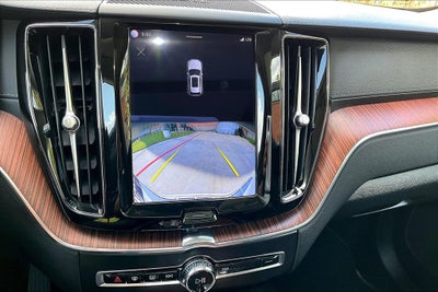 2023 Volvo XC60 B5 Ultimate Dark Theme