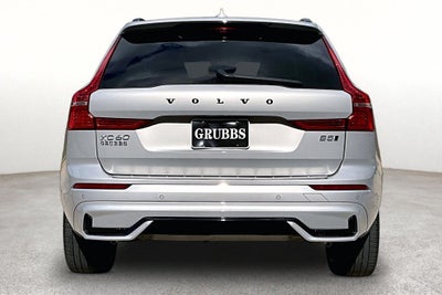 2023 Volvo XC60 B5 Ultimate Dark Theme