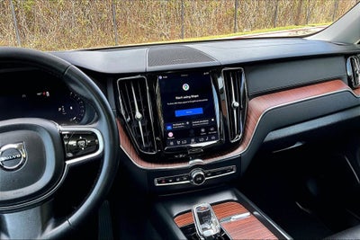 2023 Volvo XC60 B5 Ultimate Dark Theme