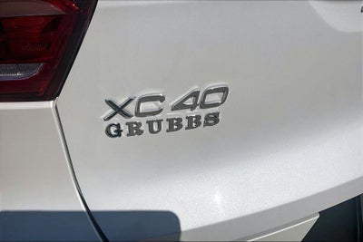 2025 Volvo XC40 B5 Plus Dark Theme