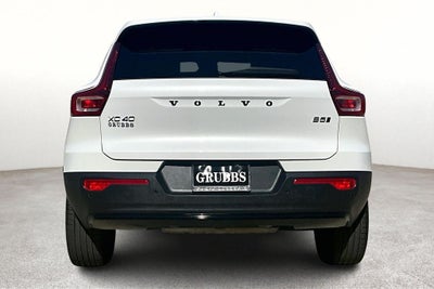 2025 Volvo XC40 B5 Plus Dark Theme